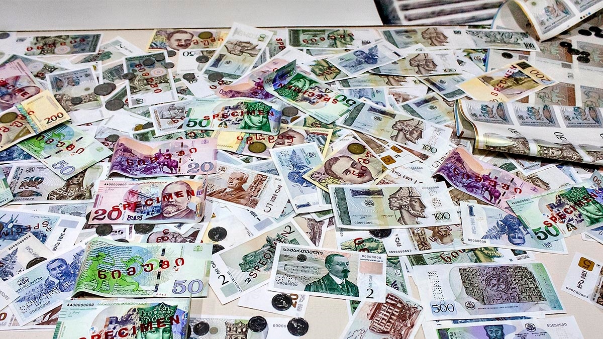 Грузинской национальной валюте лари исполнилось 28 лет