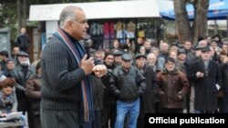 Armenia - Opposition presidential candidate Raffi Hovannisian holds a rally in Lori, 6Mar2013.
