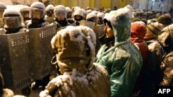 Спецподразделения милиции в правительственном квартале Киева. 9 декабря 2013 года.