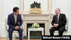 Експрем'єр-міністр Японії Сіндзо Абе і президент Росії Володимир Путін, архівне фото