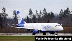 Як ҳавопаймои ширкати Belavia. Акс аз бойгонӣ.