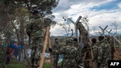 ارتش مقدونیه در مرز با یونان حصار نصب می‌کند