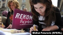 Prikupljanje potpisa za osnivanje REKOM-a, Sarajevo, fotoarhiv
