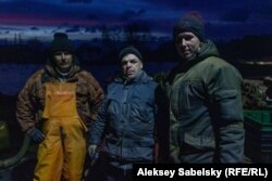 "Путинские рыбаки": Алексей Ляшенко, его напарник Андрей Сергеевич и сын Евгений