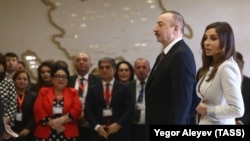 Ільгам Алієв із дружиною Мехрібан голосують на виборах президента, Баку, Азербайджан, 11 квітня 2018 року