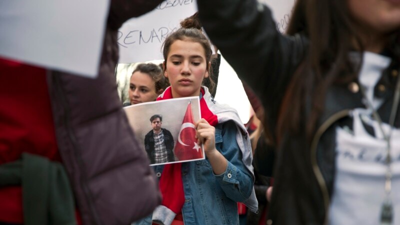 Traži se odgovornost zbog deportacija turskih državljana sa Kosova 
