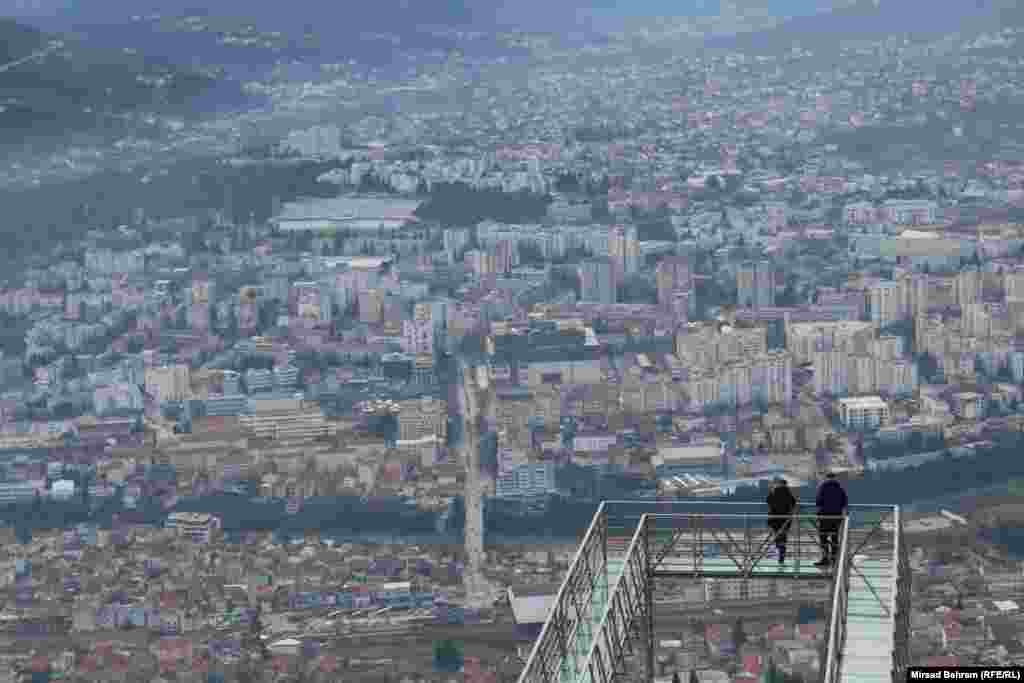 Стаклена патека &bdquo;Skywalk&ldquo; буквално &bdquo;на небото&ldquo; над Мостар