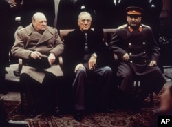 رهبران شوروی، آمریکا و بریتانیا در نشست یالتا در کریمه در ۱۹۴۵