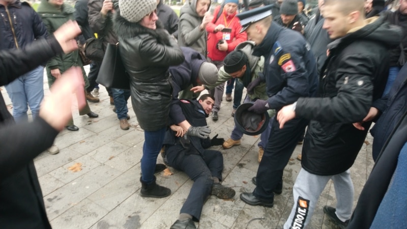 Петмина уапсени на протестите во Бањалука