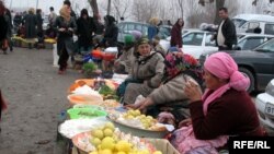 Vendors at Dushanbe's Korvon Market