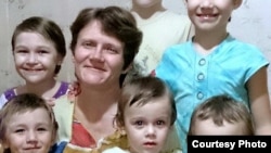 Светлана Давыдова с детьми