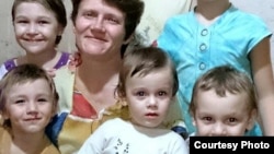 Светлана Давыдова с детьми 