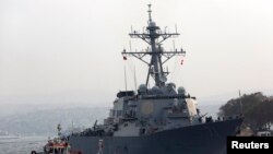 Ракетный эсминец USS Ross