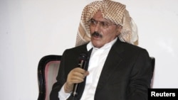 Müalicədən qayıdan prezident Ali Abdullah Saleh