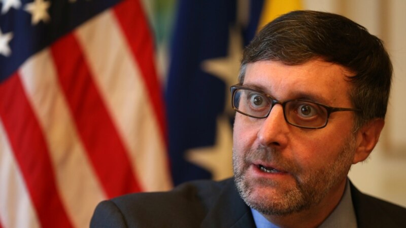 Палмер ги повика лидерите на Србија и Косово да заборават на инаетите 