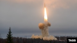 Запуск ракеты с российского ракетного комплекса стратегического назначения «Тополь-М», иллюстрационное архивное фото 