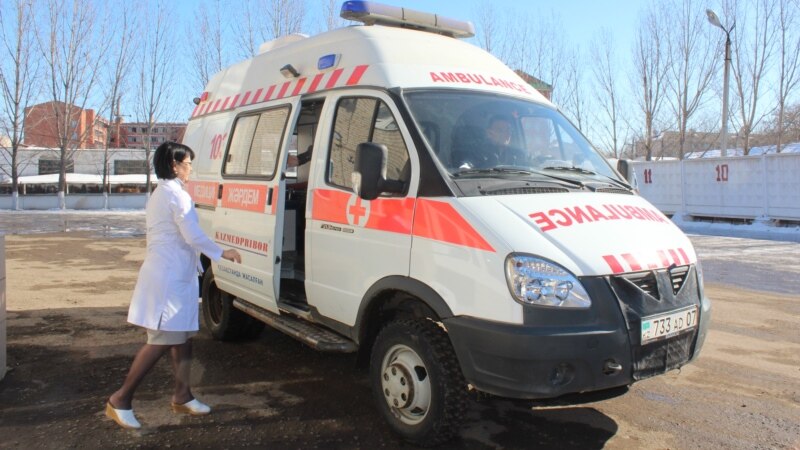 Медики, «не включенные в бригады по борьбе с коронавирусом», требуют выплаты надбавок