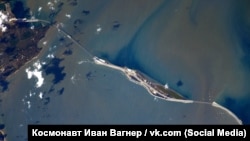 Міст через Керченську протоку, вигляд із космосу