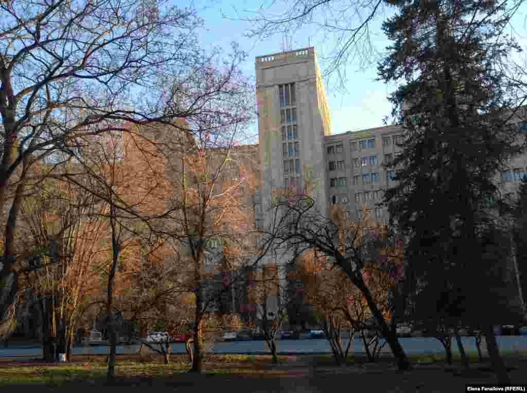 Здание Университета, шедевр советского конструктивизма