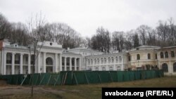 Правая частка палаца ў Жылічах, 2011 год.