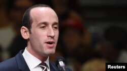 Стефан Миллер матннависи суханрониҳои Трамп аст