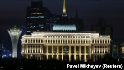 Вид на здание администрации президента Казахстана.