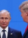 Bivši američki predsednik Donald Trump i ruski predsednik Vladimir Putin na samitu lidera G20 u Buenos Airesu, 30. novembra 2018.