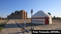 Юрта в исторической части Туркестана