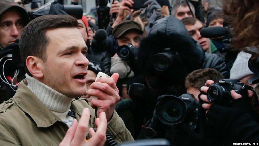 Lesbian blindfolded and tied pt 3