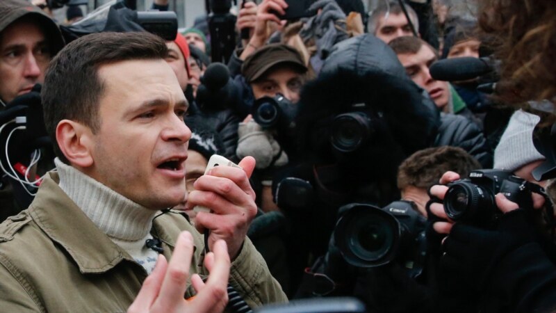 Autoritetet policore ndalojnë opozitarin rus, Ilya Yashin