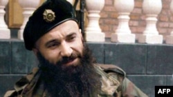 Лидер чеченских боевиков Шамиль Басаев.