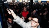 Serbia - Dragan Stavljanin, RFE/RL, Balkan Service, reports during demonstrations in Belgrade, 12 December 1996