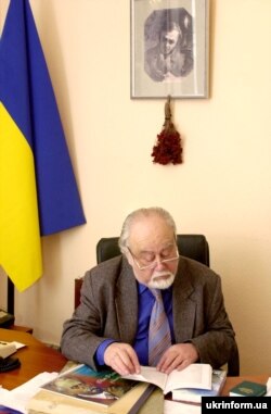 Голова Комітету з Національної премії України імені Тараса Шевченка Роман Лубківський, 2006 рік
