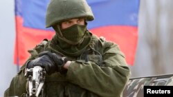 Російський військовий в окупованому Криму