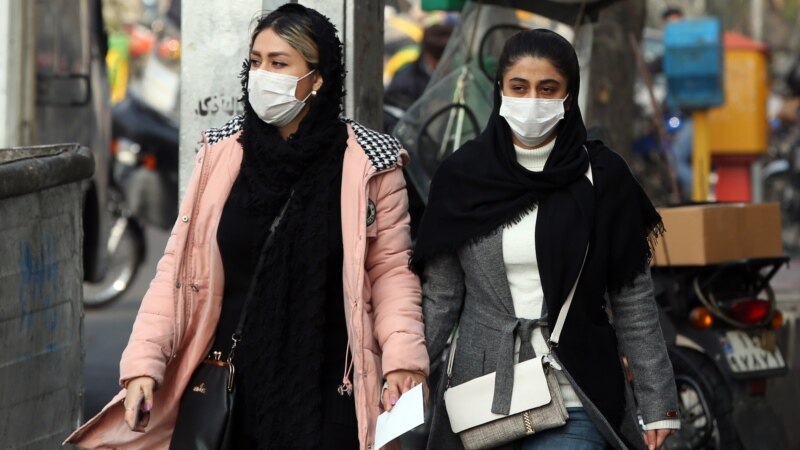 Загадувањето ги затвори училиштата во Техеран