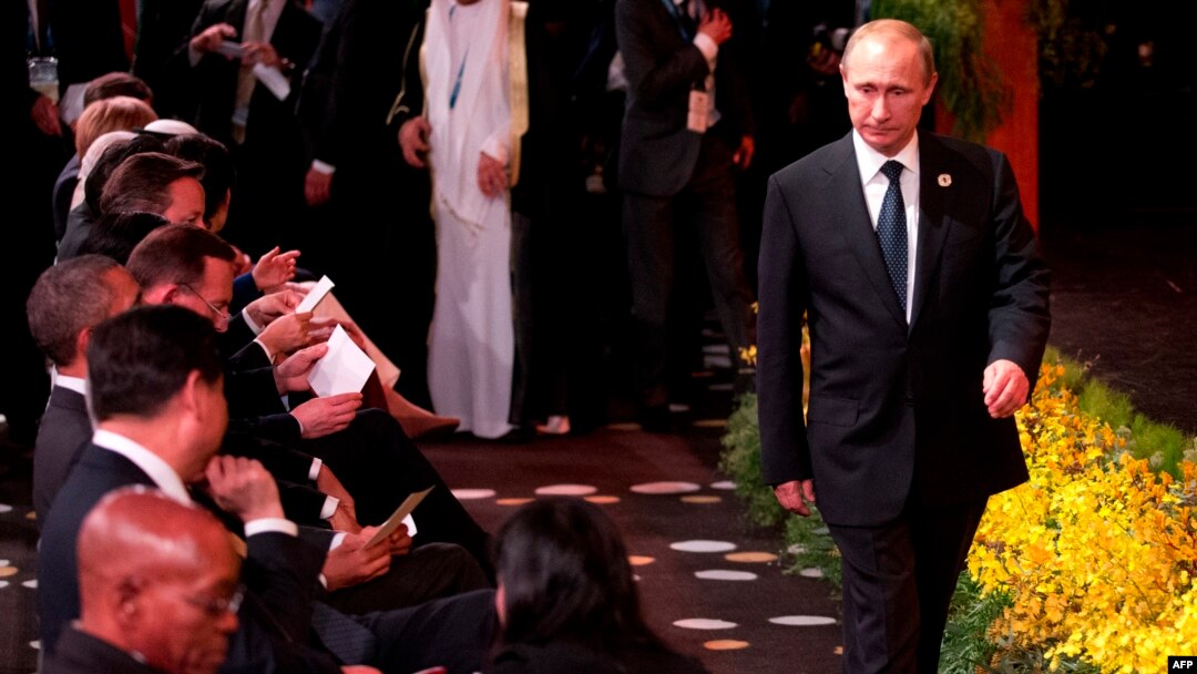 Путин Австралиянын Брисбен шаарында өткөн "Чоң жыйырманын" саммитинде.