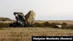 Уламки російського бойового літака, збитого раніше ЗСУ неподалік міста Ізюму Харківської області, 30 вересня 2022 року (ілюстративне фото)