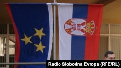 Zastave Vojvodine i Srbije, novembar 2012. godine.