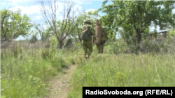 Українські снайпери йдуть на позиції