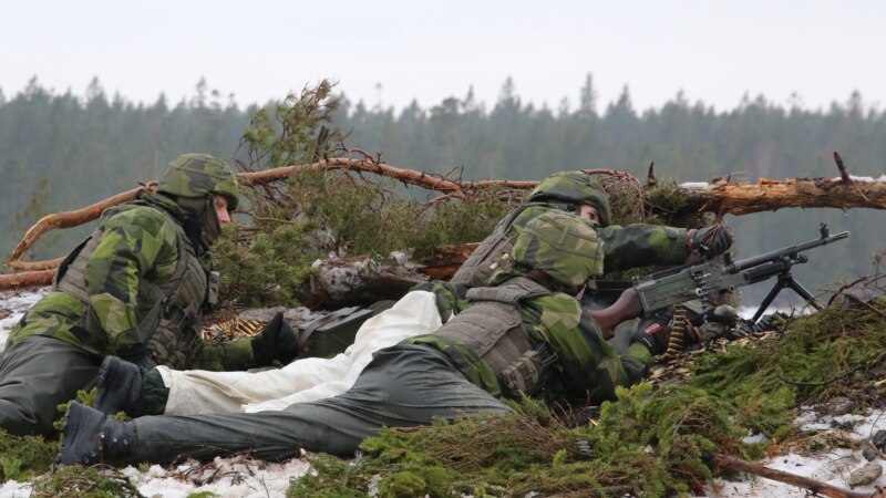 «Невозможно оставаться за пределами альянса». Швеция и Финляндия спешат вступить в НАТО
