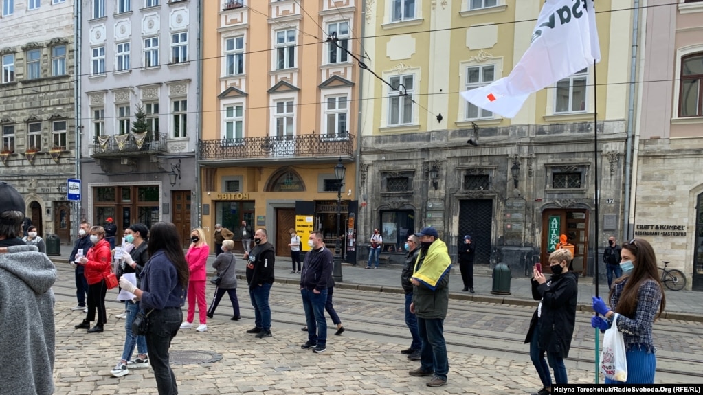 Підприємці кажуть, що у них немає грошей на оренду, закупівлю товарів, зарплати найманим працівникам
