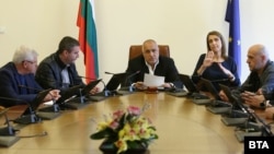 Министър-председателят Бойко Борисов и министри и представители на кризисния щаб