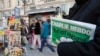 "Charlie Hebdo" tirajı 5 milyona qaldırdı. Köşklər önündə növbələr [Video]