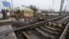 Уряд: руху вантажних поїздів між окупованою і контрольованою урядом частинами Донбасу немає