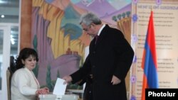 Armenia -- President Serzh Sarkisian votes in a constitutional referendum, Yerevan, 6Dec2015