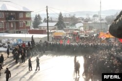 Pamje nga protesta e Vetëvendosjes...