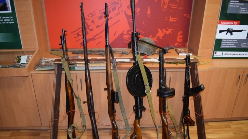 В симферопольской школе открыли музей оружия Калашникова (+фото)