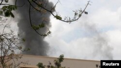 Дым над торговым центром "Вестгейт" в Найроби