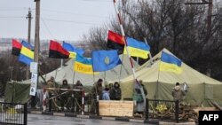Украинанын чыгышы менен сооданы блокадалагандардын лагери. 23-февраль, 2017-жыл.