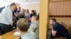 Один из участников пыток, сотрудник ИК №1 Максим Яблоков, в суде 